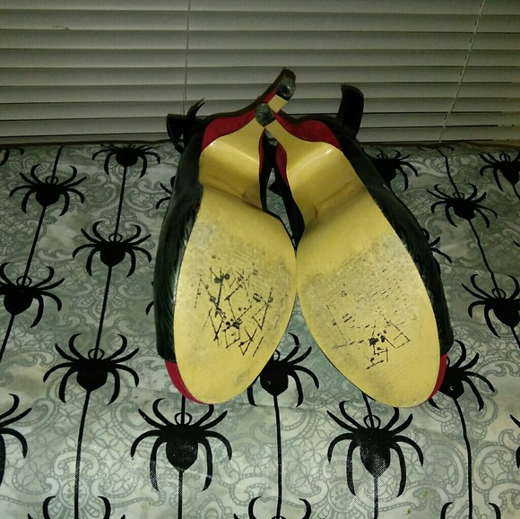 *SOLD* Iron Fist Wolfbeater Heels - Picture 4 of 4